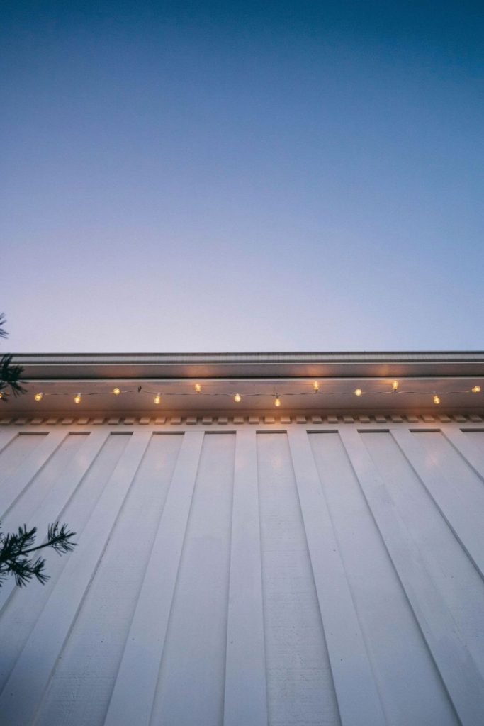 hang roofline lights that hide in daylight
